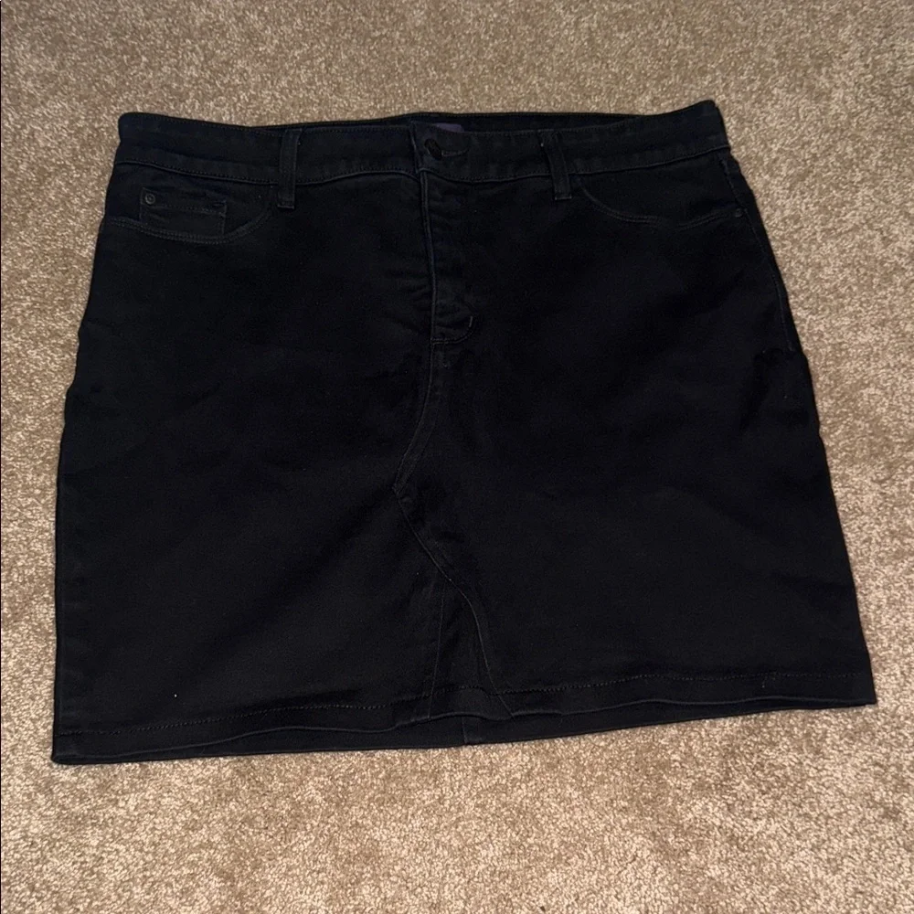 NYDJ Black Denim Mini Skirt Stretch- size 16. B13